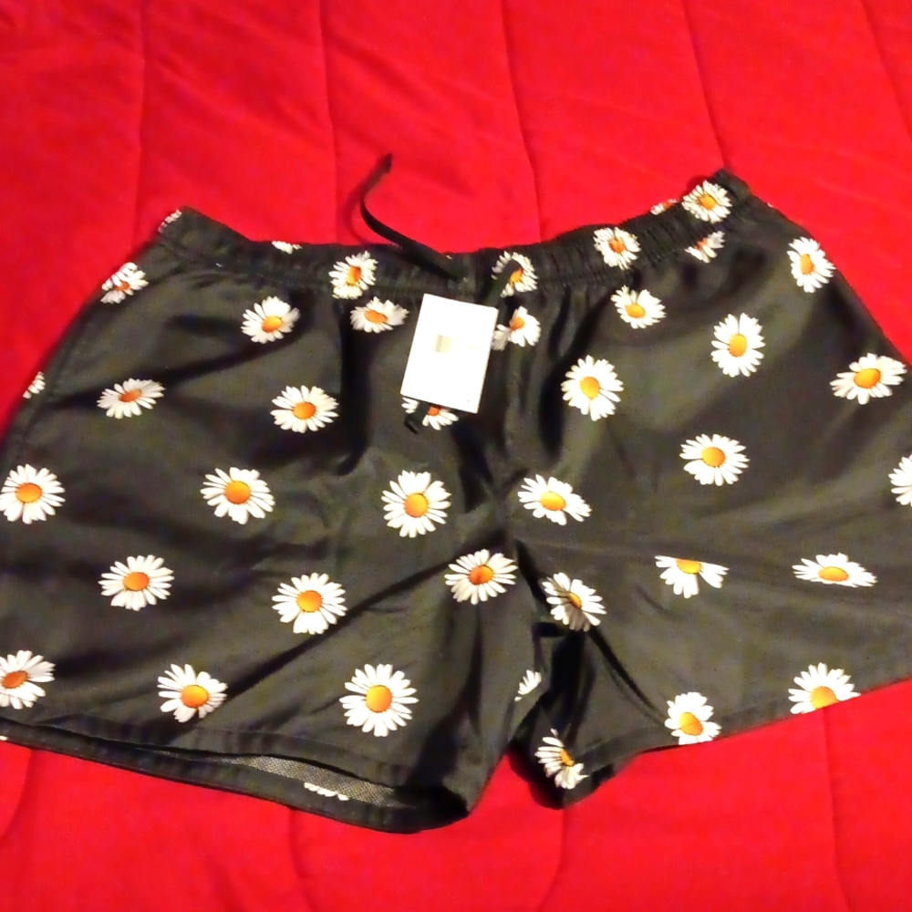 NWT Nike Daisey ATK Shorts XXL
